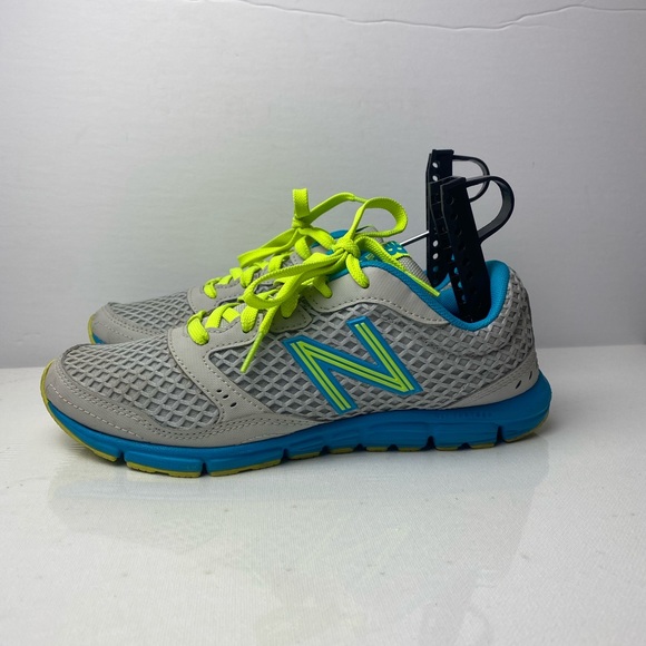 New Balance 630v2 Running Shoes Women - Picture 2 of 8